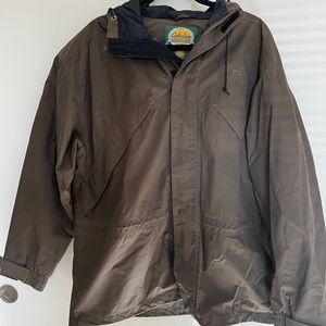 Cabelas jacket with hood mesh lining Size large, it is in good condition. There